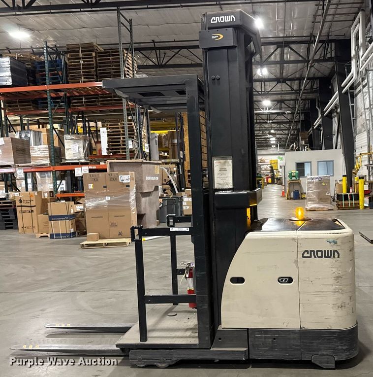 image for item DY0238 2015 Crown SP3520-30 order picker