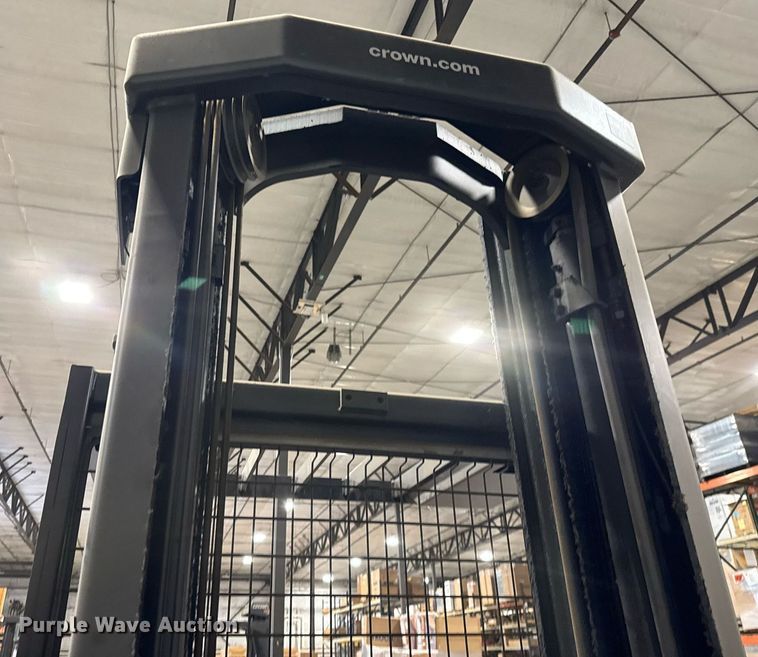 image for item DY0238 2015 Crown SP3520-30 order picker