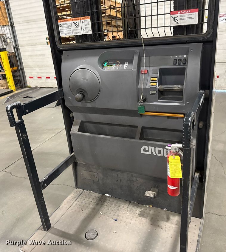 image for item DY0238 2015 Crown SP3520-30 order picker