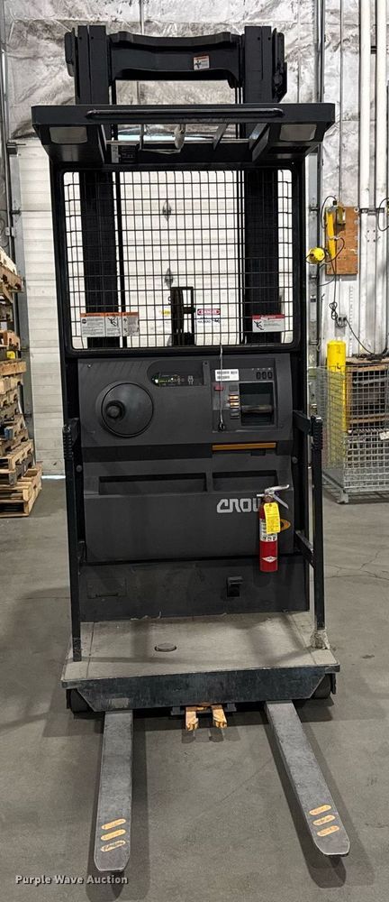 image for item DY0239 2015 Crown SP3520-30 order picker