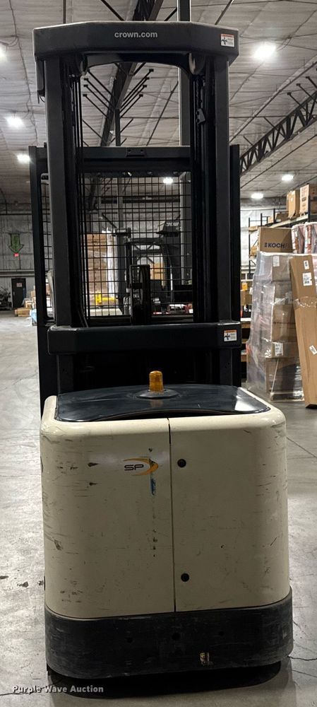 image for item DY0239 2015 Crown SP3520-30 order picker