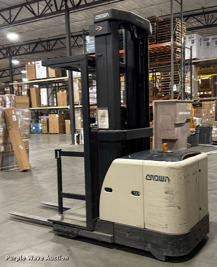 image for item DY0239 2015 Crown SP3520-30 order picker