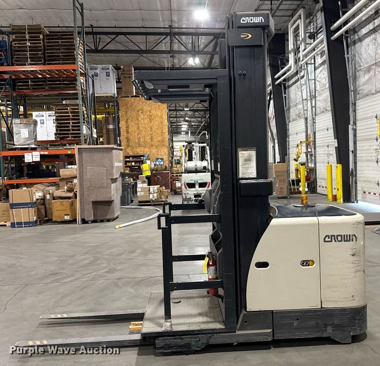 image for item DY0239 2015 Crown SP3520-30 order picker