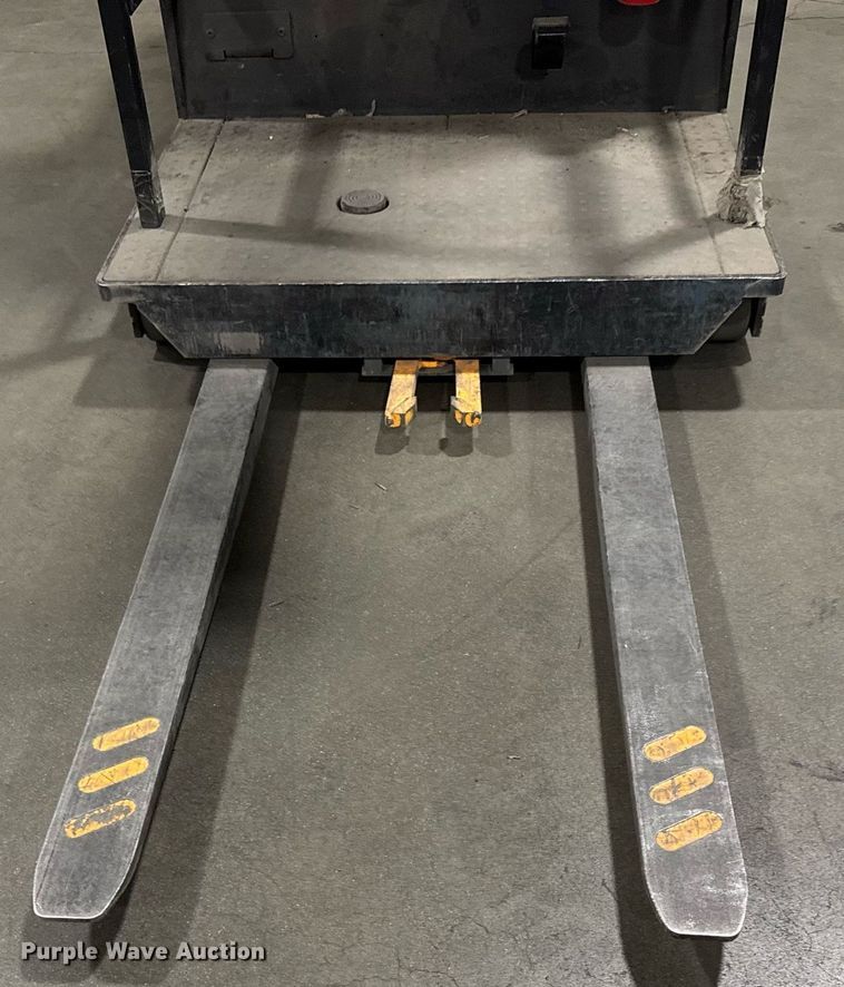 image for item DY0239 2015 Crown SP3520-30 order picker