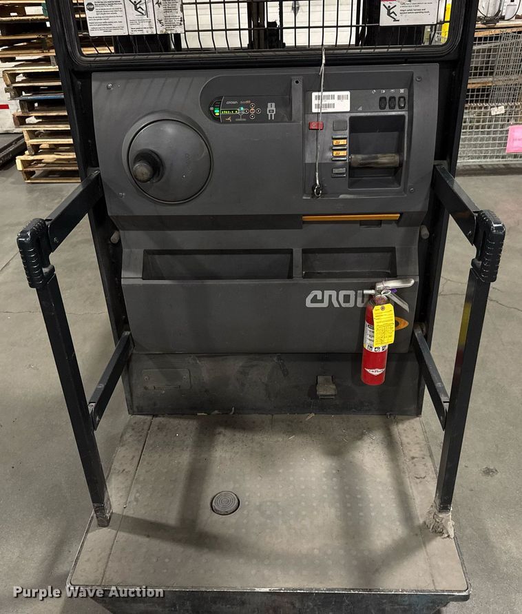 image for item DY0239 2015 Crown SP3520-30 order picker