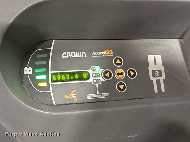 image for item DY0239 2015 Crown SP3520-30 order picker