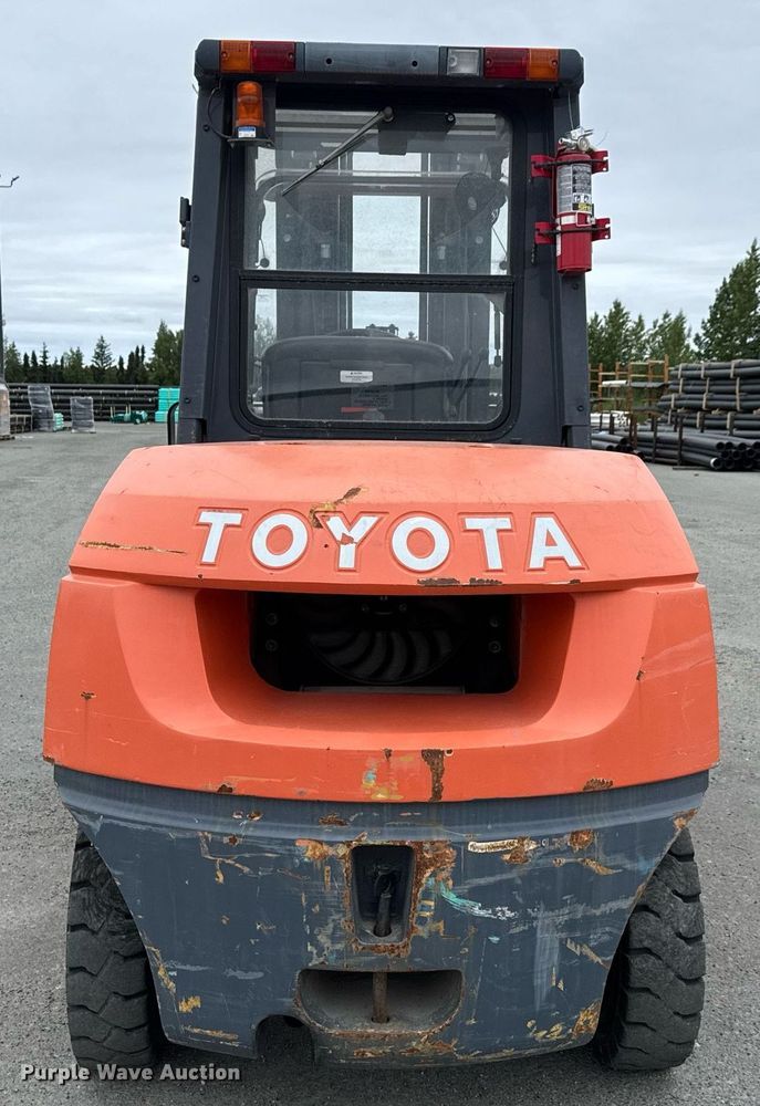 image for item DY0240 2011 Toyota 7FDAU50 forklift