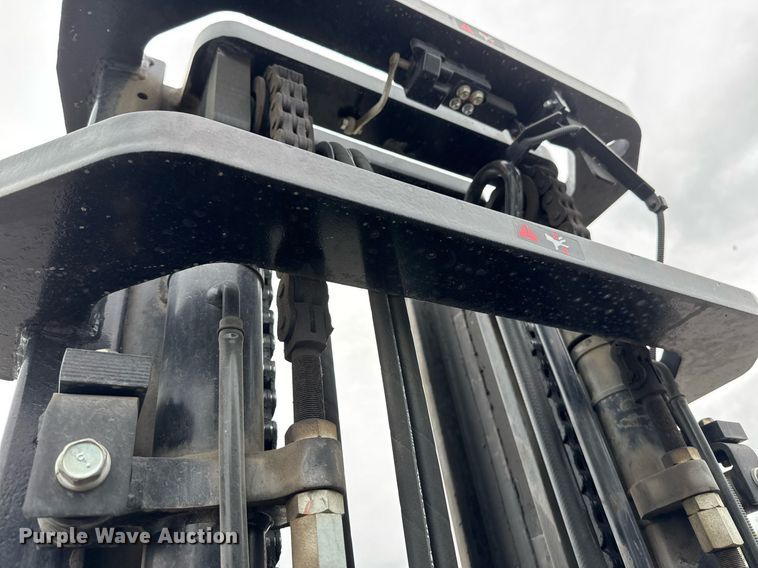 image for item DY0240 2011 Toyota 7FDAU50 forklift