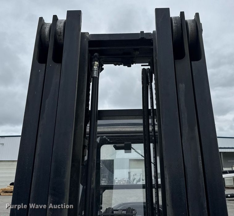 image for item DY0240 2011 Toyota 7FDAU50 forklift