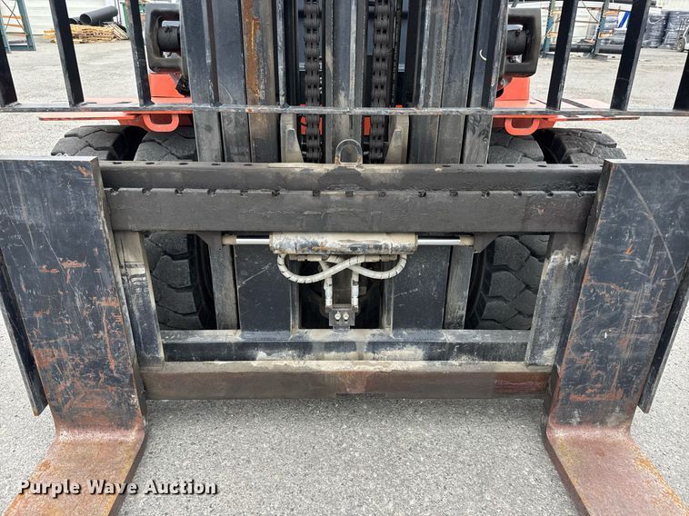 image for item DY0240 2011 Toyota 7FDAU50 forklift