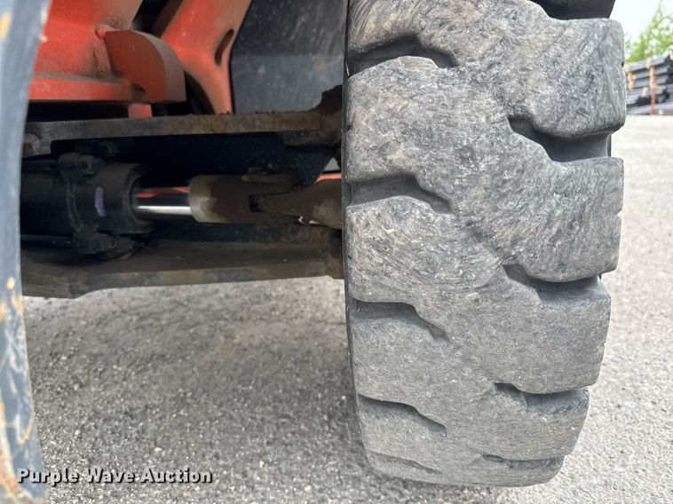 image for item DY0240 2011 Toyota 7FDAU50 forklift