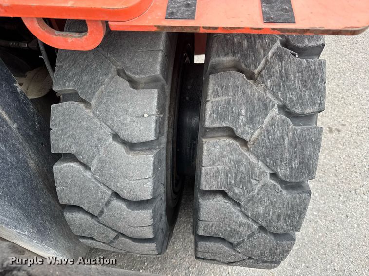 image for item DY0240 2011 Toyota 7FDAU50 forklift