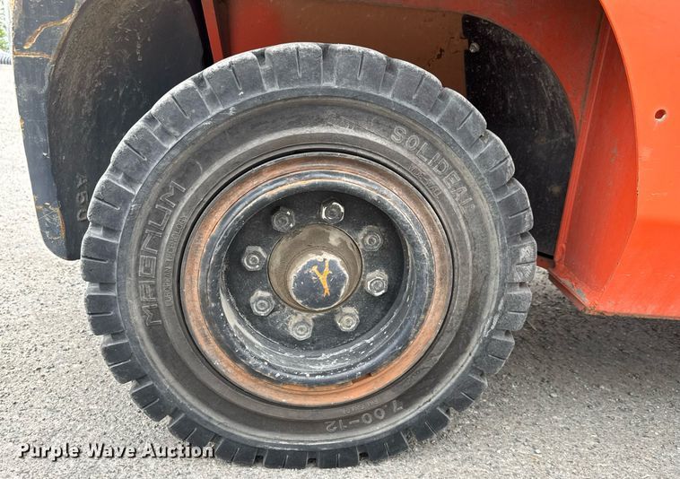 image for item DY0240 2011 Toyota 7FDAU50 forklift