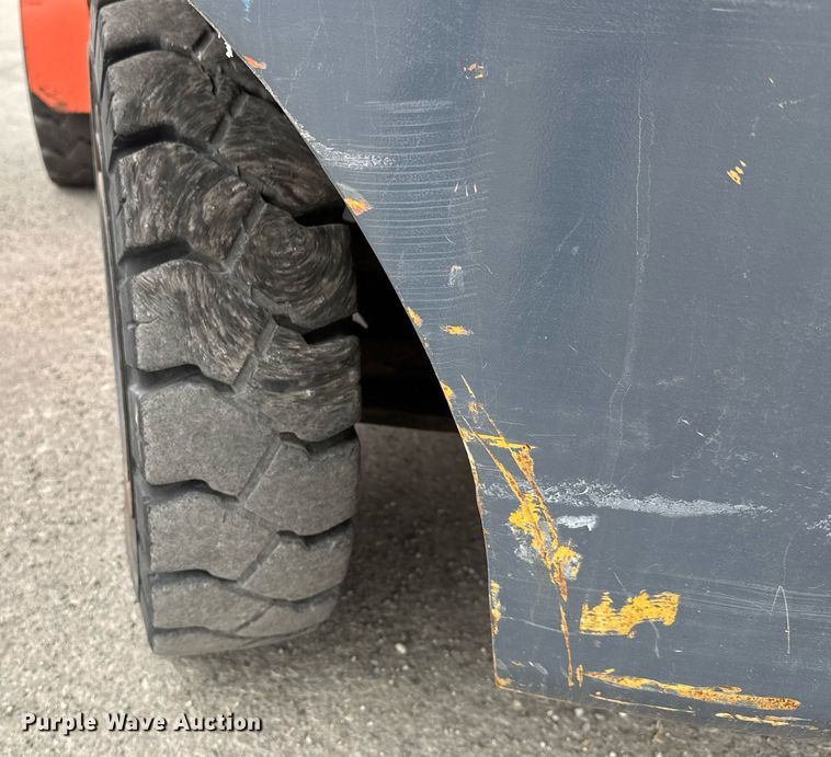 image for item DY0240 2011 Toyota 7FDAU50 forklift