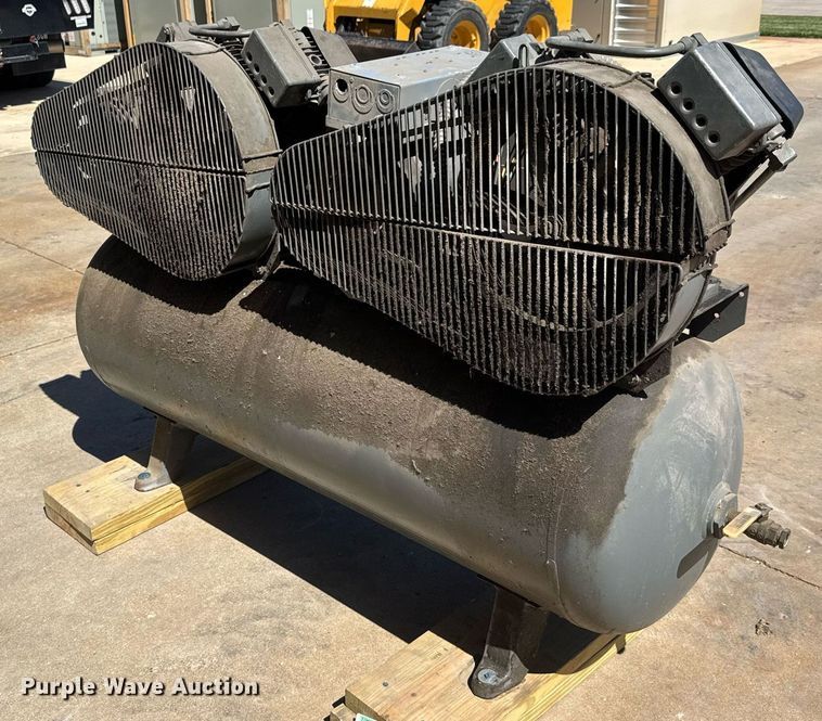 image for item DY0249 Johnson Controls Pure Flow AD-030-3C2 air compressor