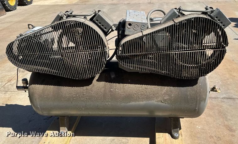 image for item DY0249 Johnson Controls Pure Flow AD-030-3C2 air compressor