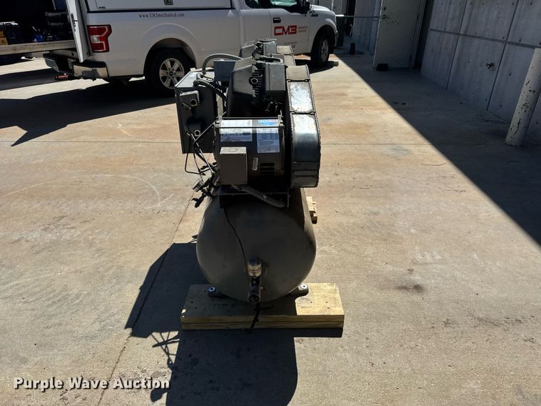 image for item DY0249 Johnson Controls Pure Flow AD-030-3C2 air compressor