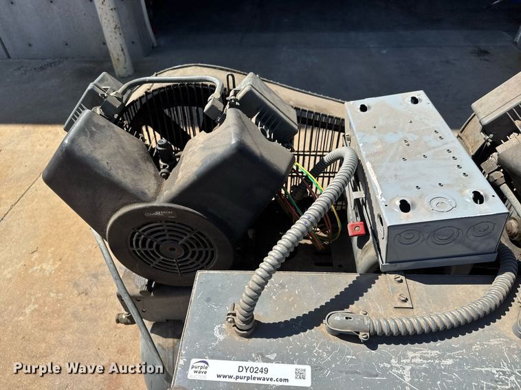 image for item DY0249 Johnson Controls Pure Flow AD-030-3C2 air compressor