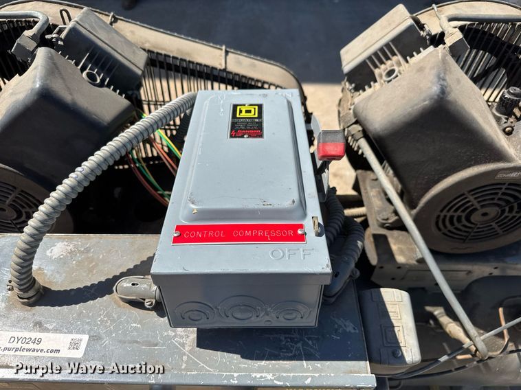 image for item DY0249 Johnson Controls Pure Flow AD-030-3C2 air compressor