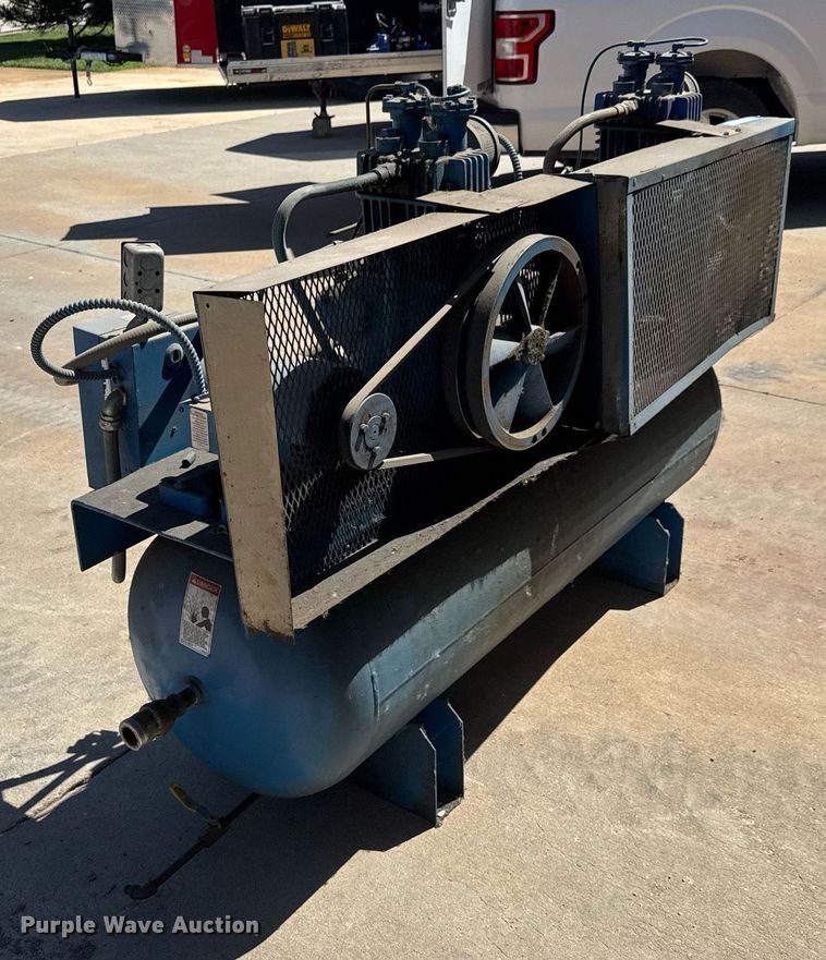 image for item DY0250 Quincy 216 air compressor