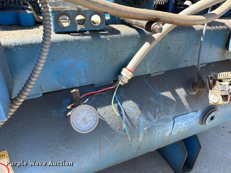 image for item DY0250 Quincy 216 air compressor