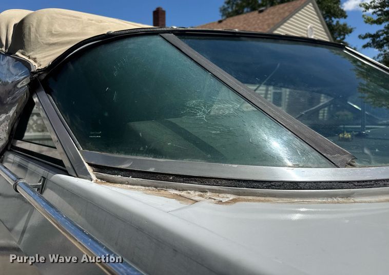 image for item DY0252 1989 Crestliner boat