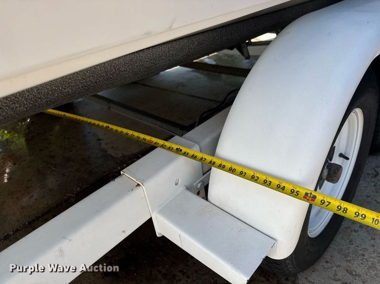 image for item DY0252 1989 Crestliner boat