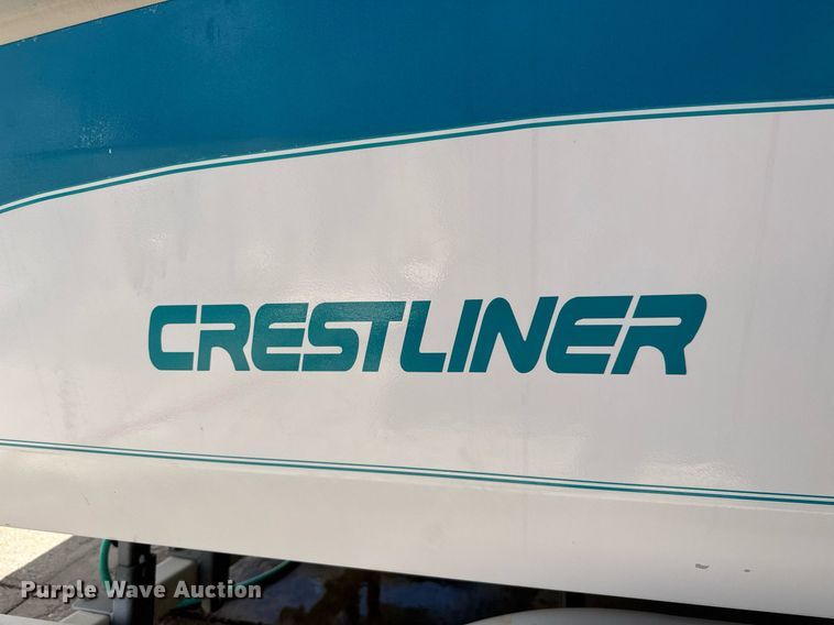 image for item DY0252 1989 Crestliner boat