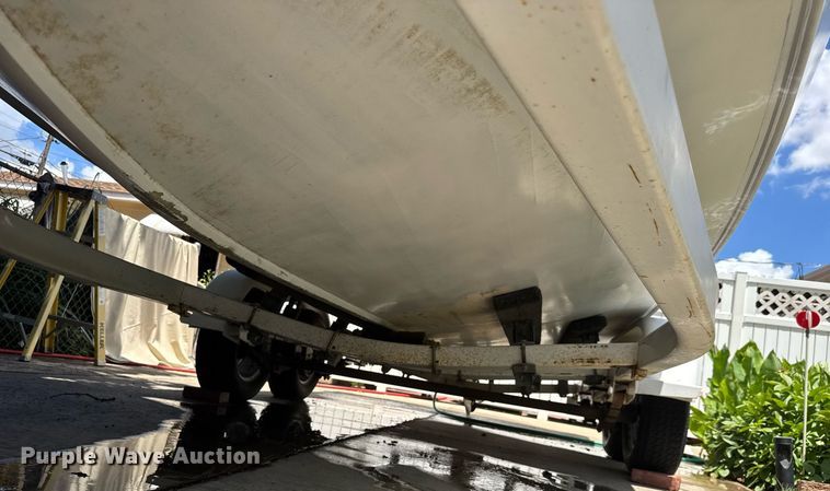 image for item DY0252 1989 Crestliner boat