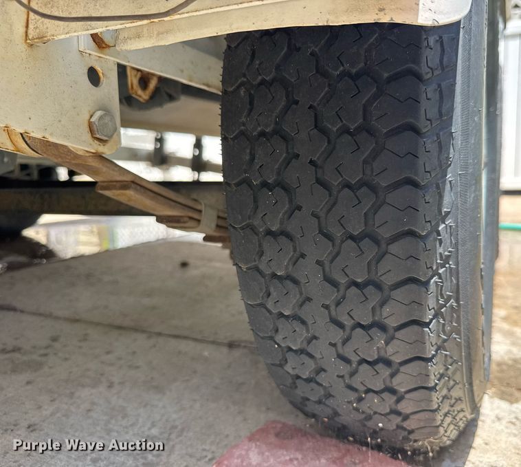 image for item DY0252 1989 Crestliner boat