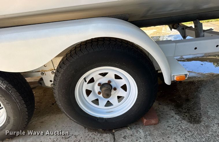 image for item DY0252 1989 Crestliner boat