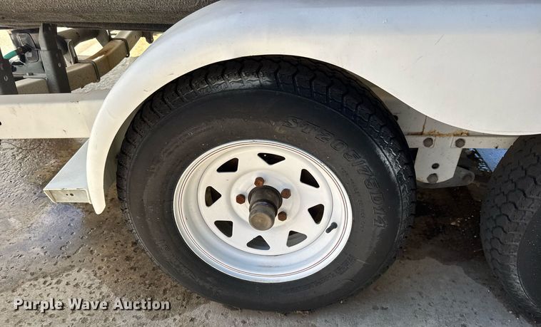 image for item DY0252 1989 Crestliner boat