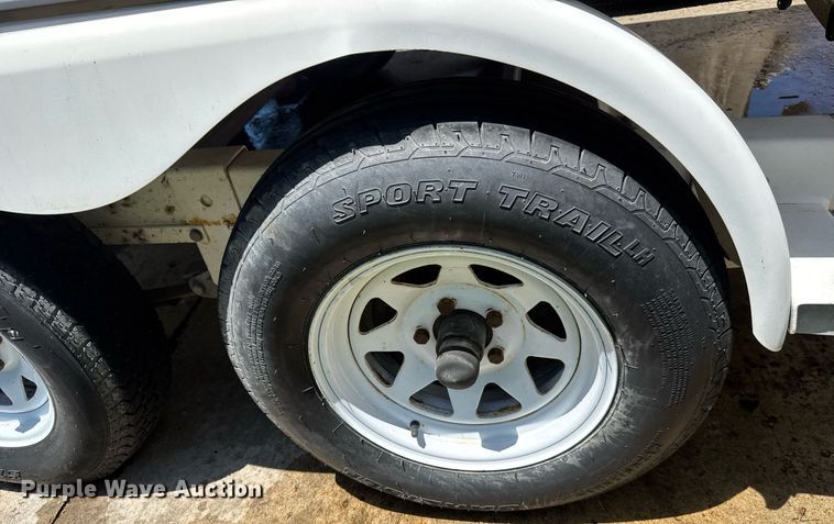 image for item DY0252 1989 Crestliner boat