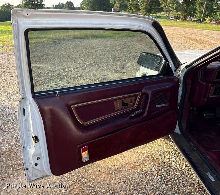 image for item DY0642 1989 Lincoln Continental Mark VII 