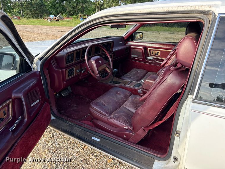 image for item DY0642 1989 Lincoln Continental Mark VII 