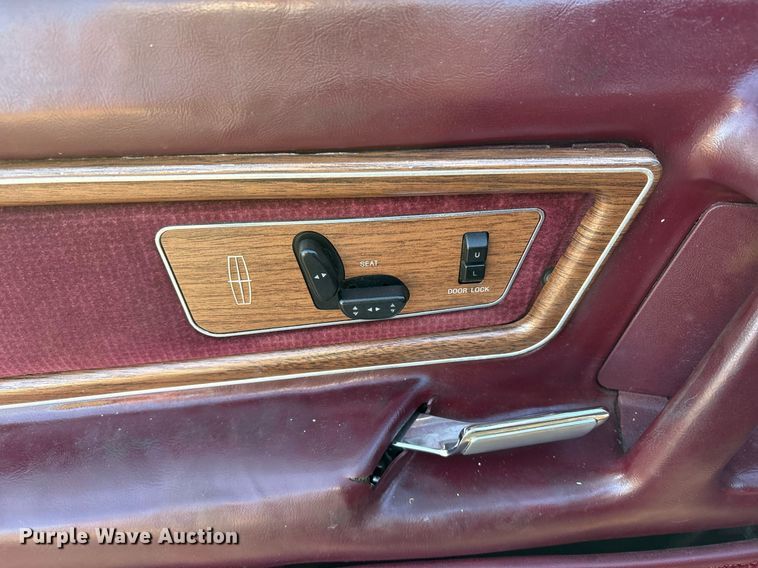 image for item DY0642 1989 Lincoln Continental Mark VII 