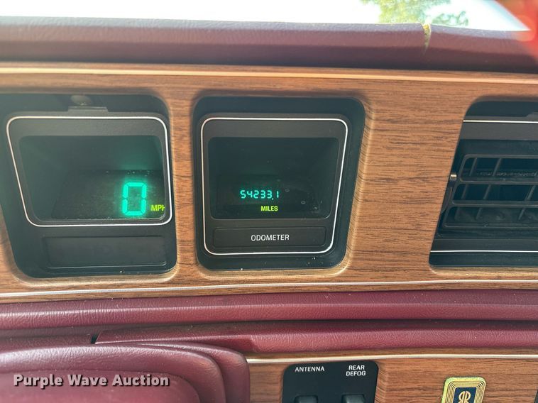 image for item DY0642 1989 Lincoln Continental Mark VII 