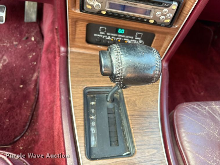 image for item DY0642 1989 Lincoln Continental Mark VII 