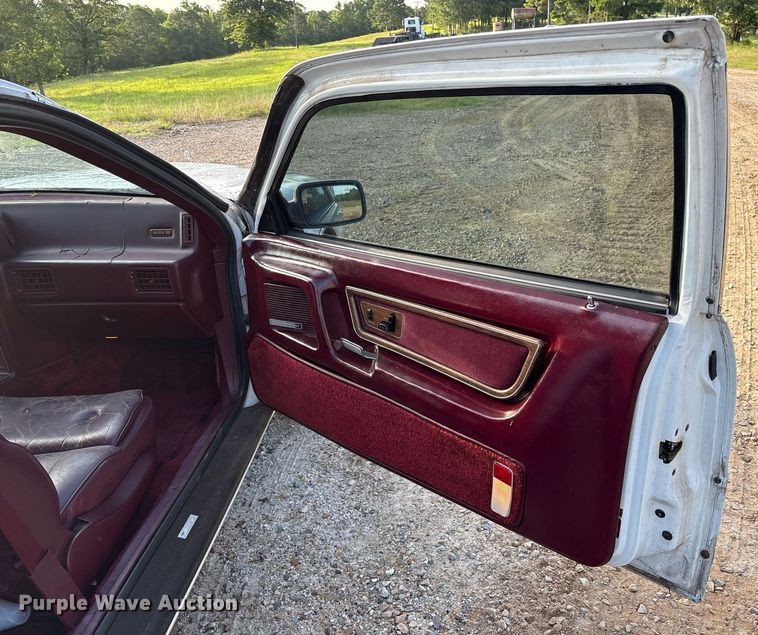 image for item DY0642 1989 Lincoln Continental Mark VII 