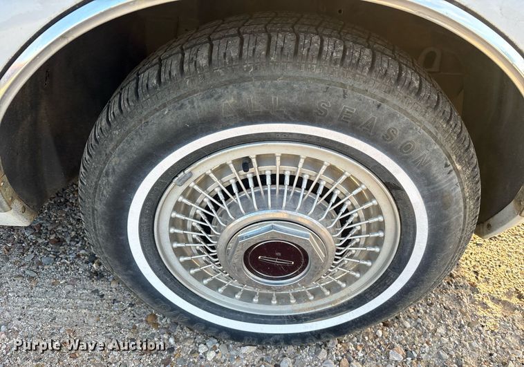 image for item DY0642 1989 Lincoln Continental Mark VII 