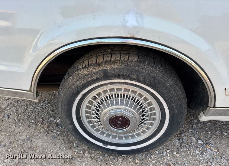 image for item DY0642 1989 Lincoln Continental Mark VII 