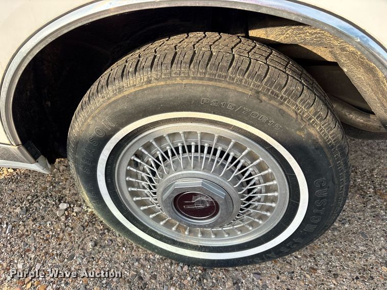 image for item DY0642 1989 Lincoln Continental Mark VII 