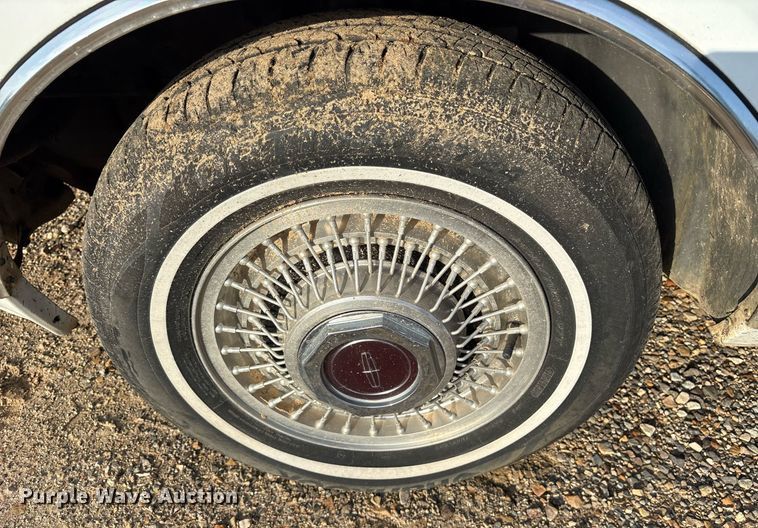 image for item DY0642 1989 Lincoln Continental Mark VII 