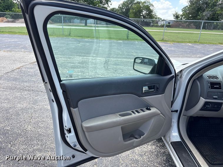 image for item DY0692 2012 Ford Fusion 