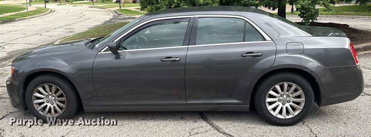 image for item DY2528 2013 Chrysler 300 