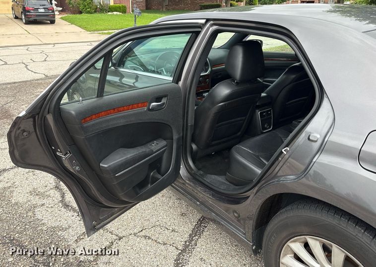 image for item DY2528 2013 Chrysler 300 