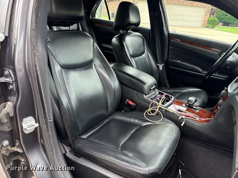 image for item DY2528 2013 Chrysler 300 