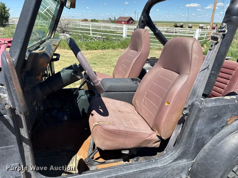 image for item DZ8626 1983 Jeep CJ7 SUV