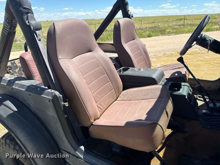 image for item DZ8626 1983 Jeep CJ7 SUV