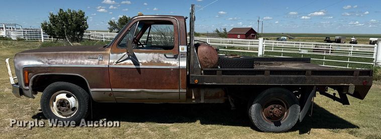 image for item DZ8627 1976 Chevrolet C30 flatbed pickup truck